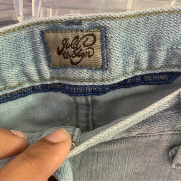 Gold Sign- Light Wash Cut Off Denim Shorts size 31 - Picture 11 of 13